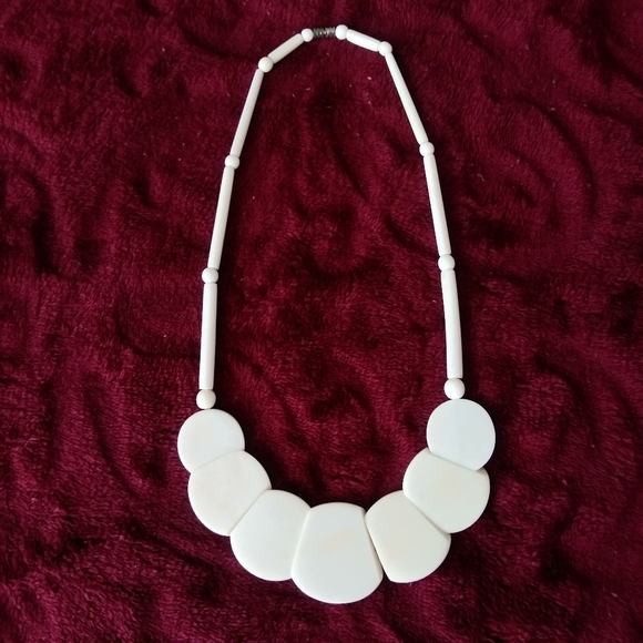 Cream Beaded Bracelet, Necklace, and Earrings Set - Picture 3 of 5